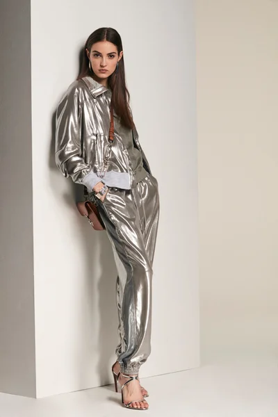 Look 15